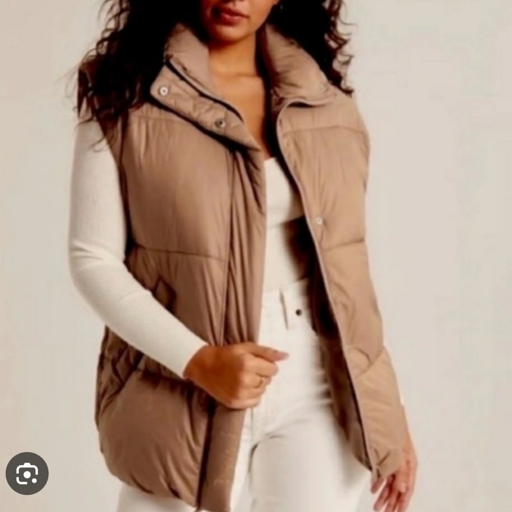 Abercrombie oversized puffer vest
